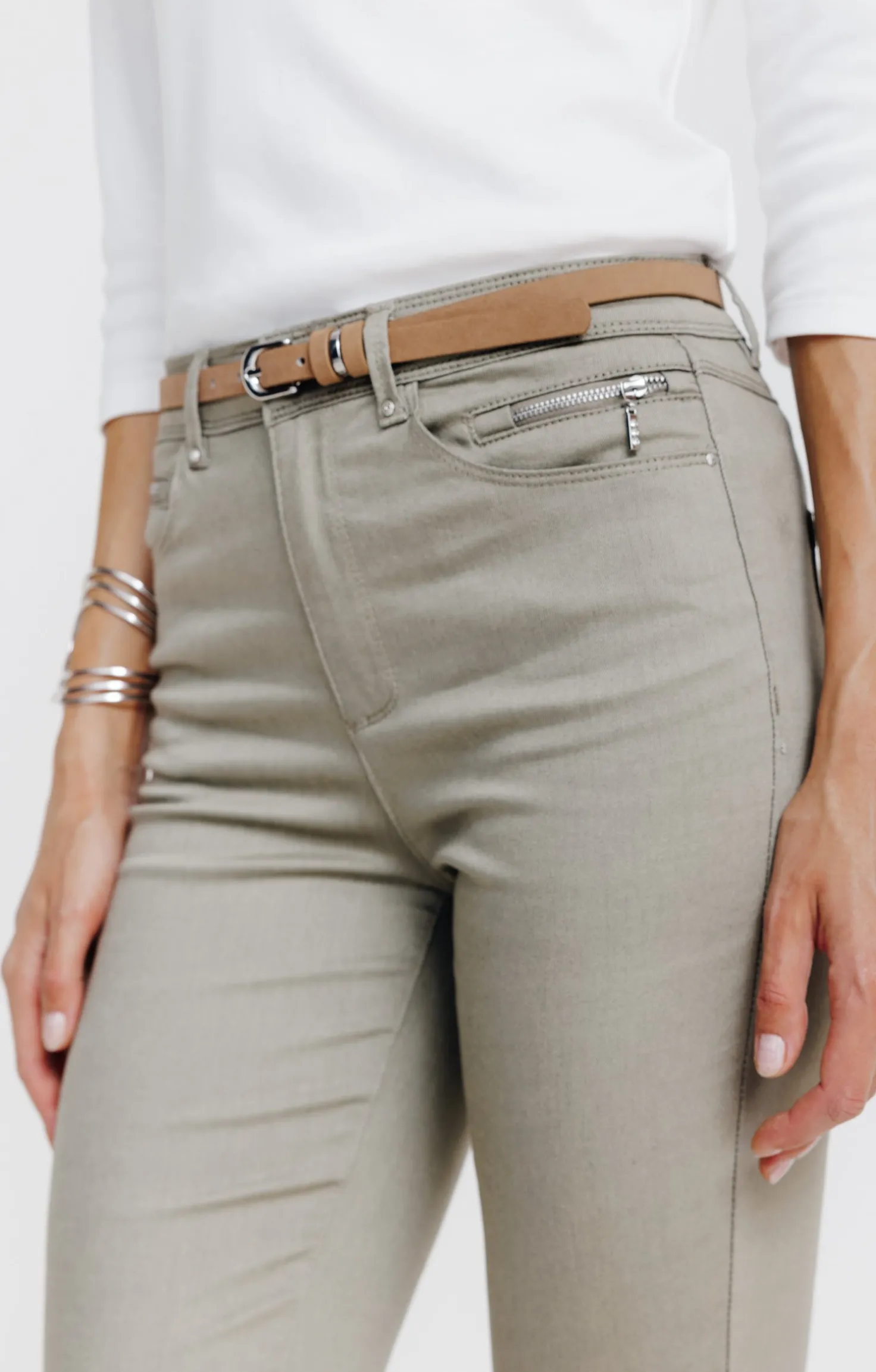 Pantalon 7/8 avec ceinture similicuir -