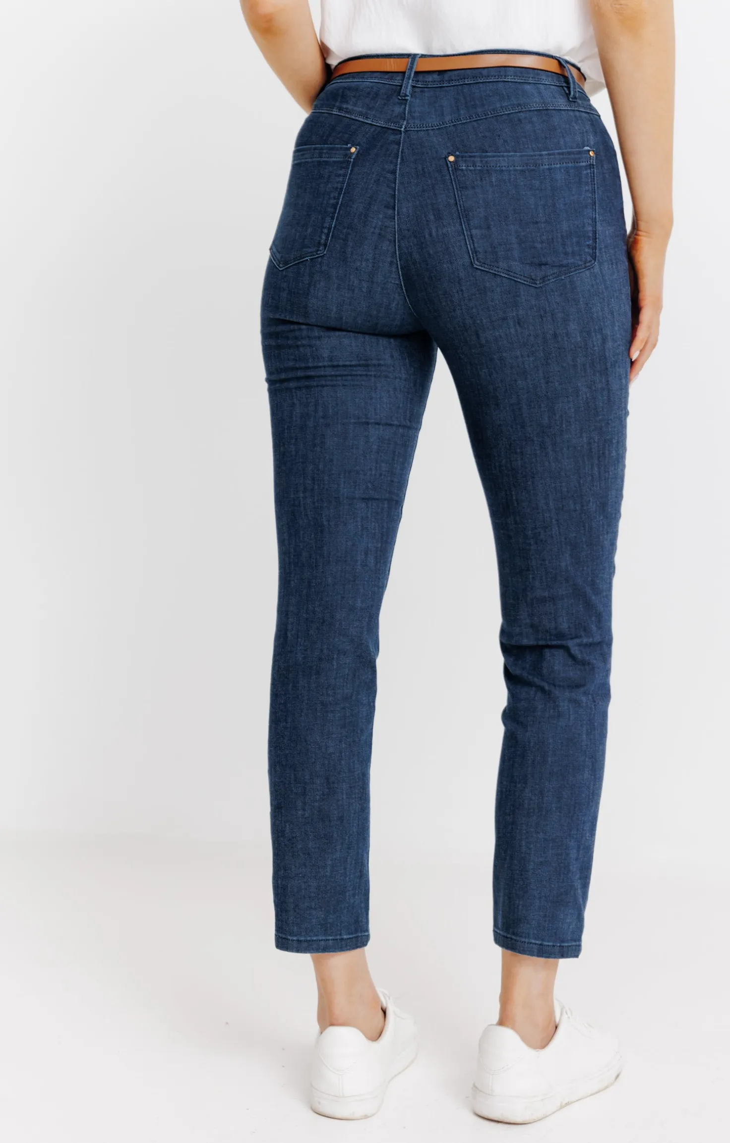Pantalon 7/8 denim brut détail clou -