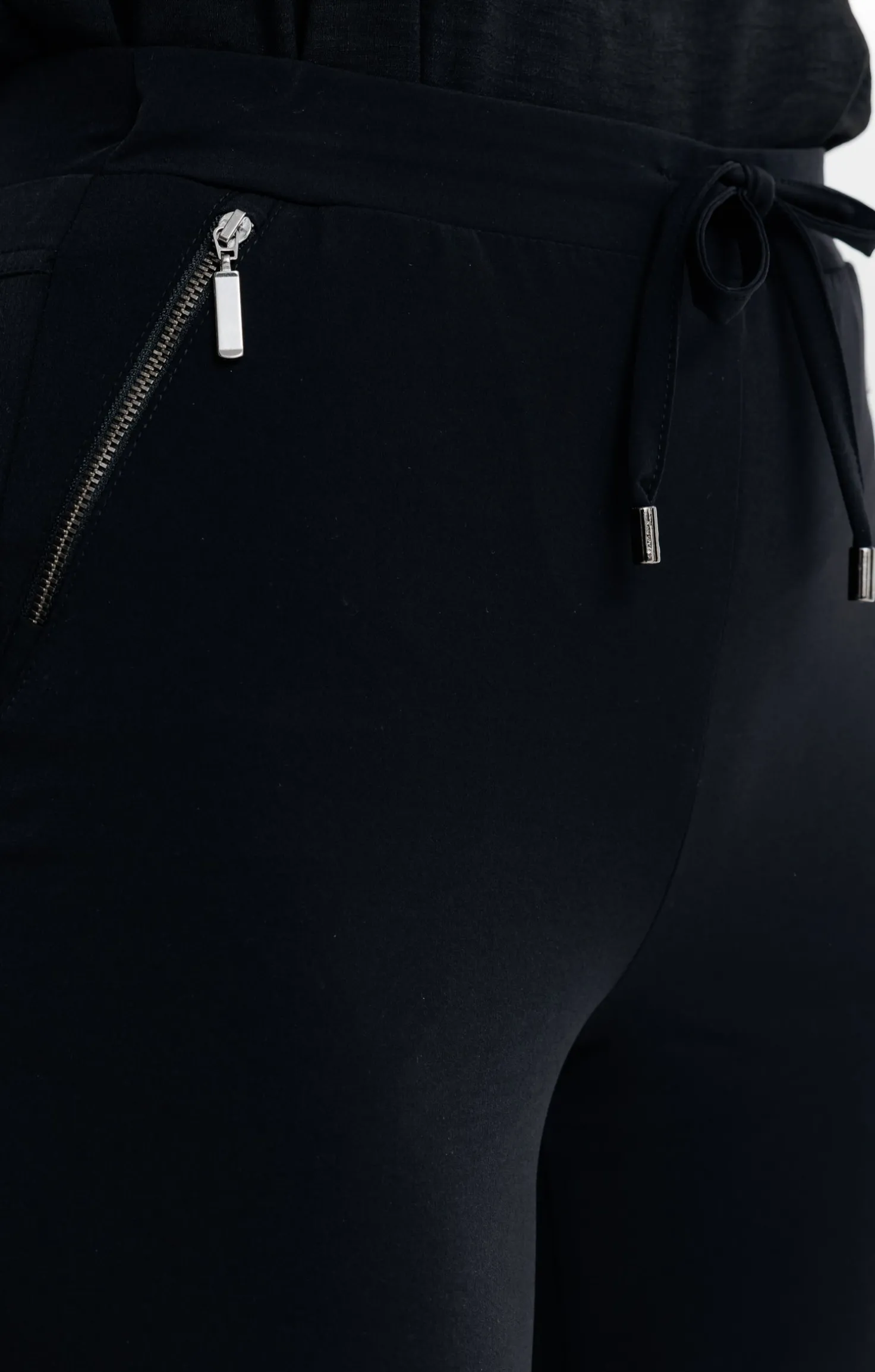 PANTALON DETENTE DETAIL ZIP -
