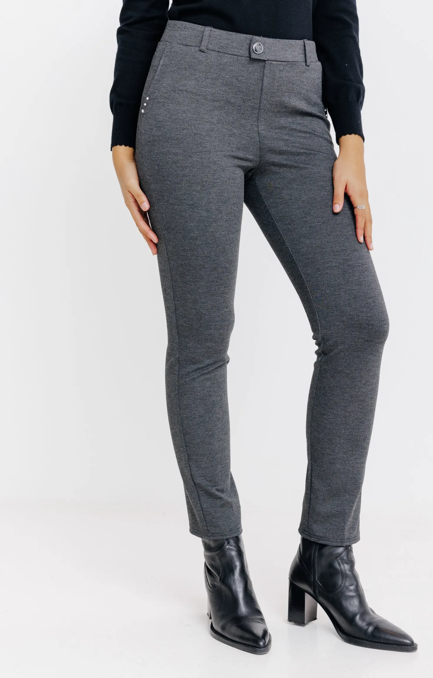pantalon maille slim bouton fantaisie -