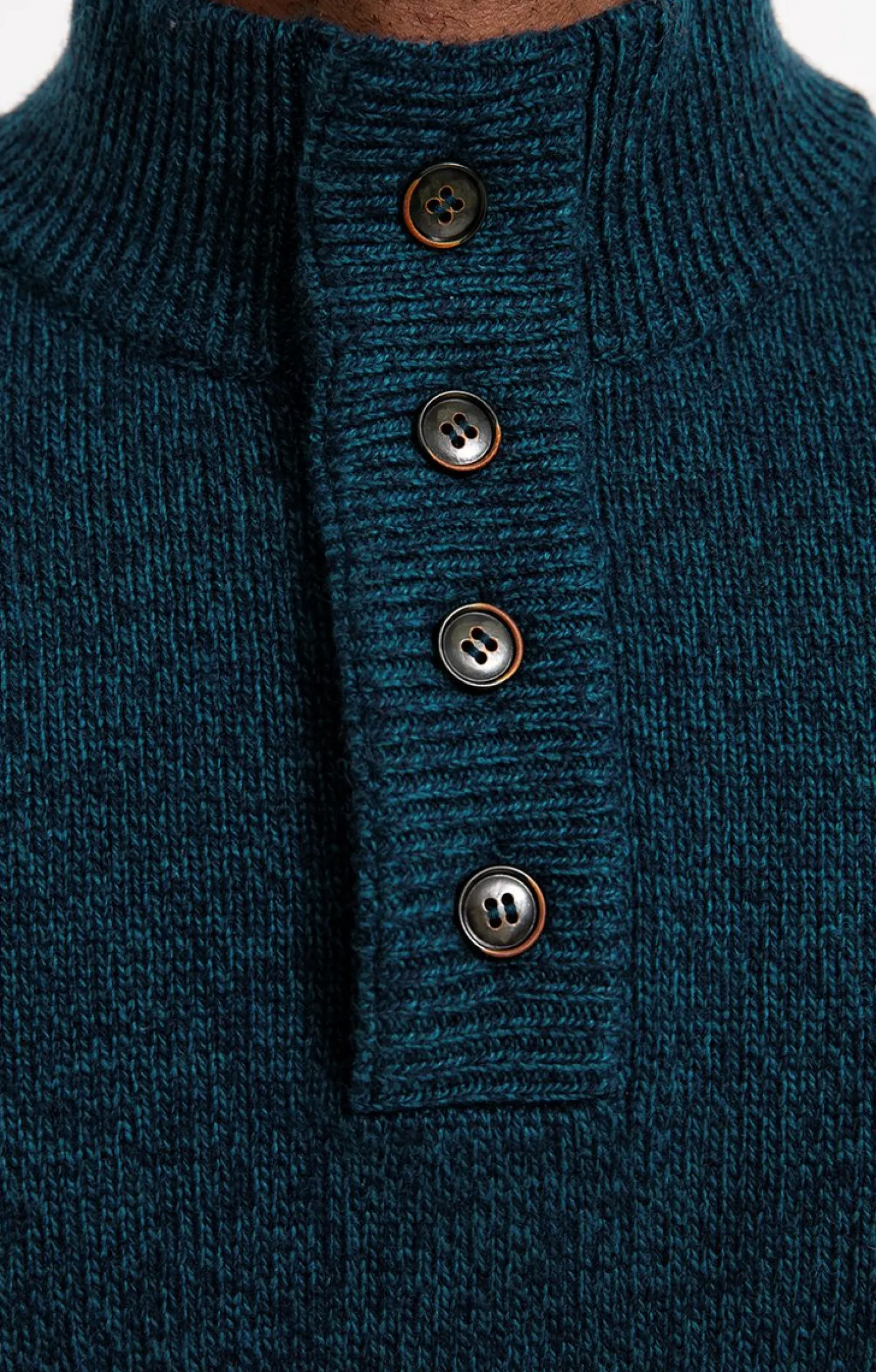 Pull col montant boutonné -