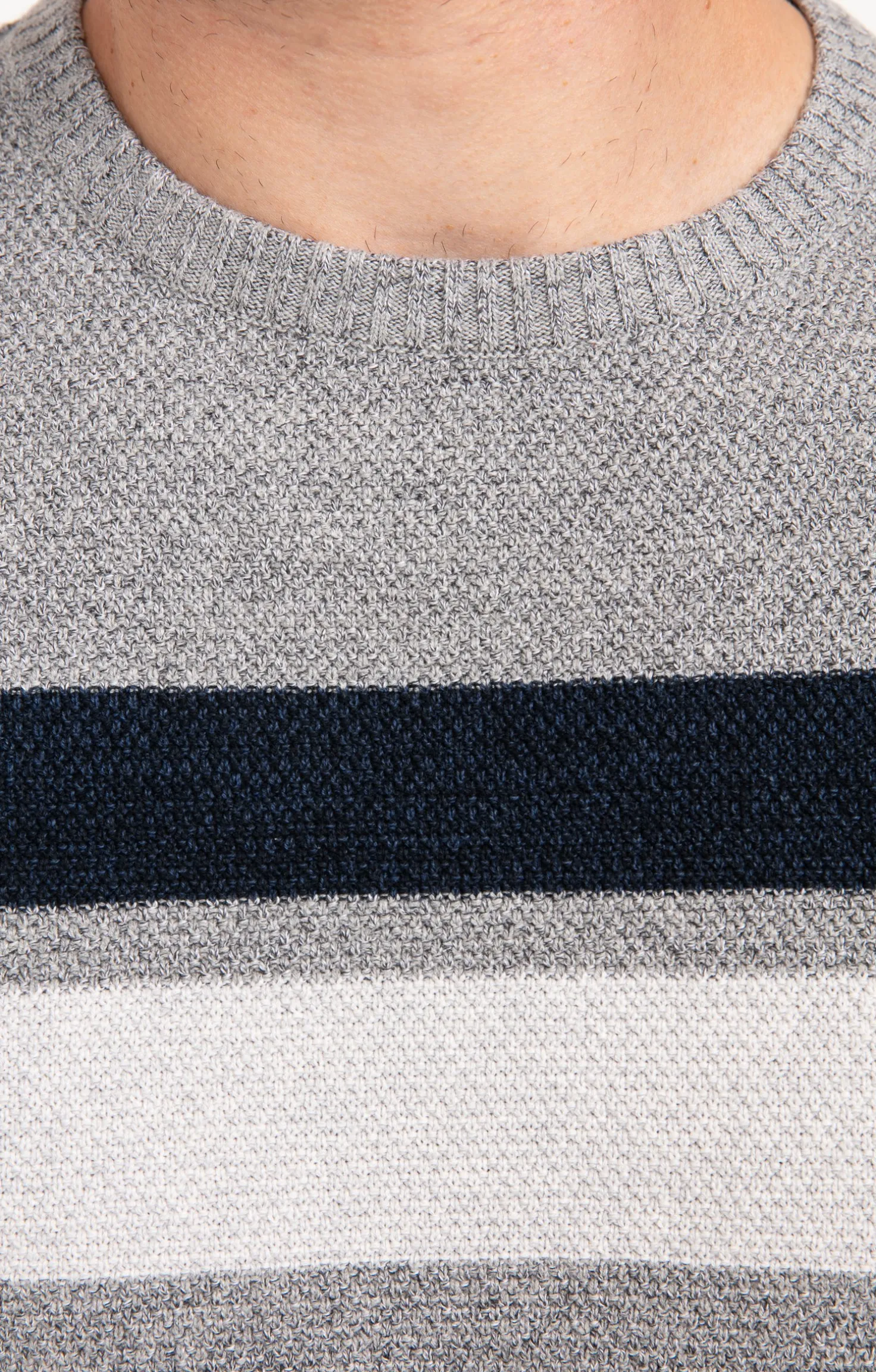Pull col rond rayé -