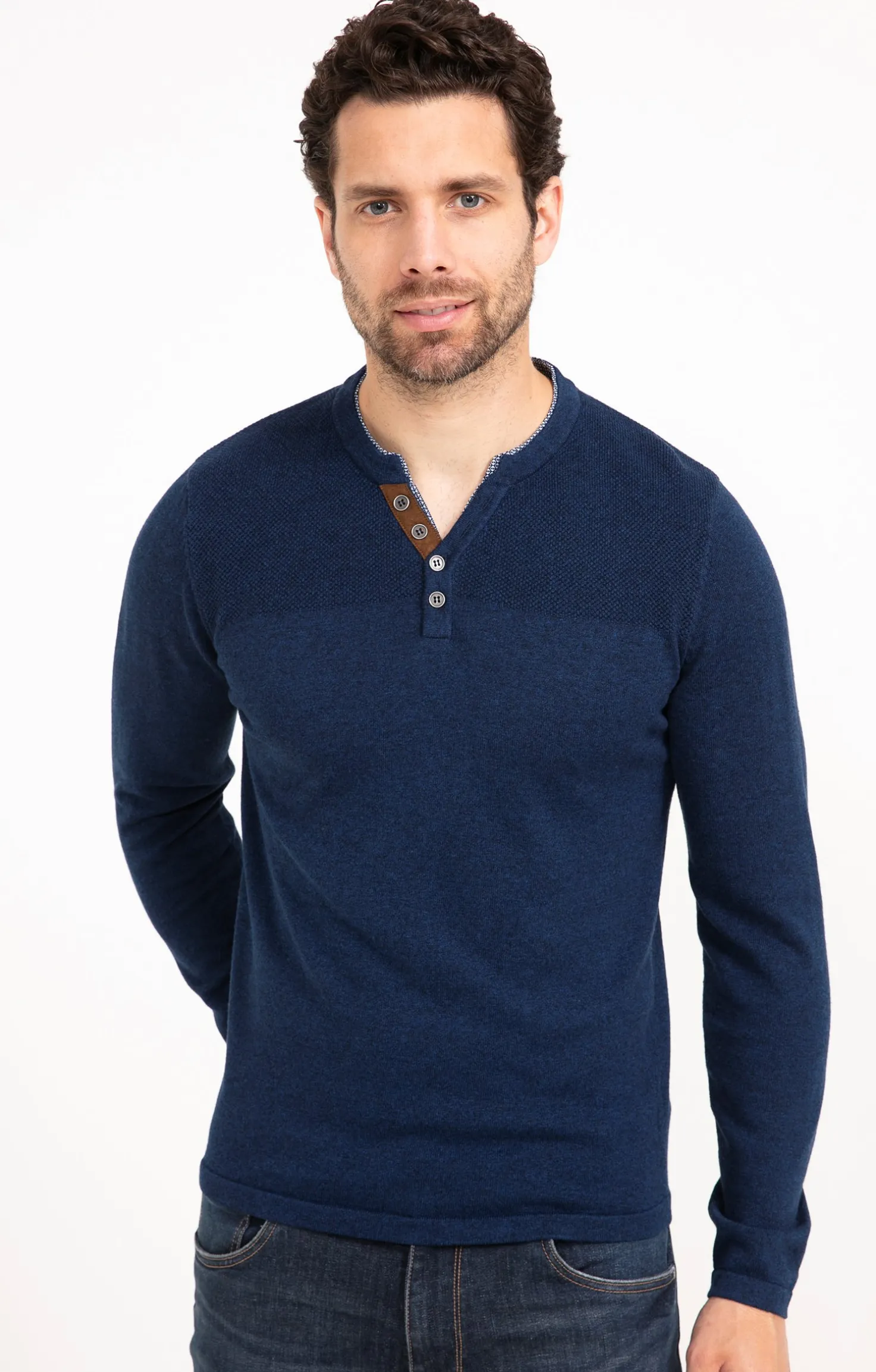 Pull uni col tunisien -