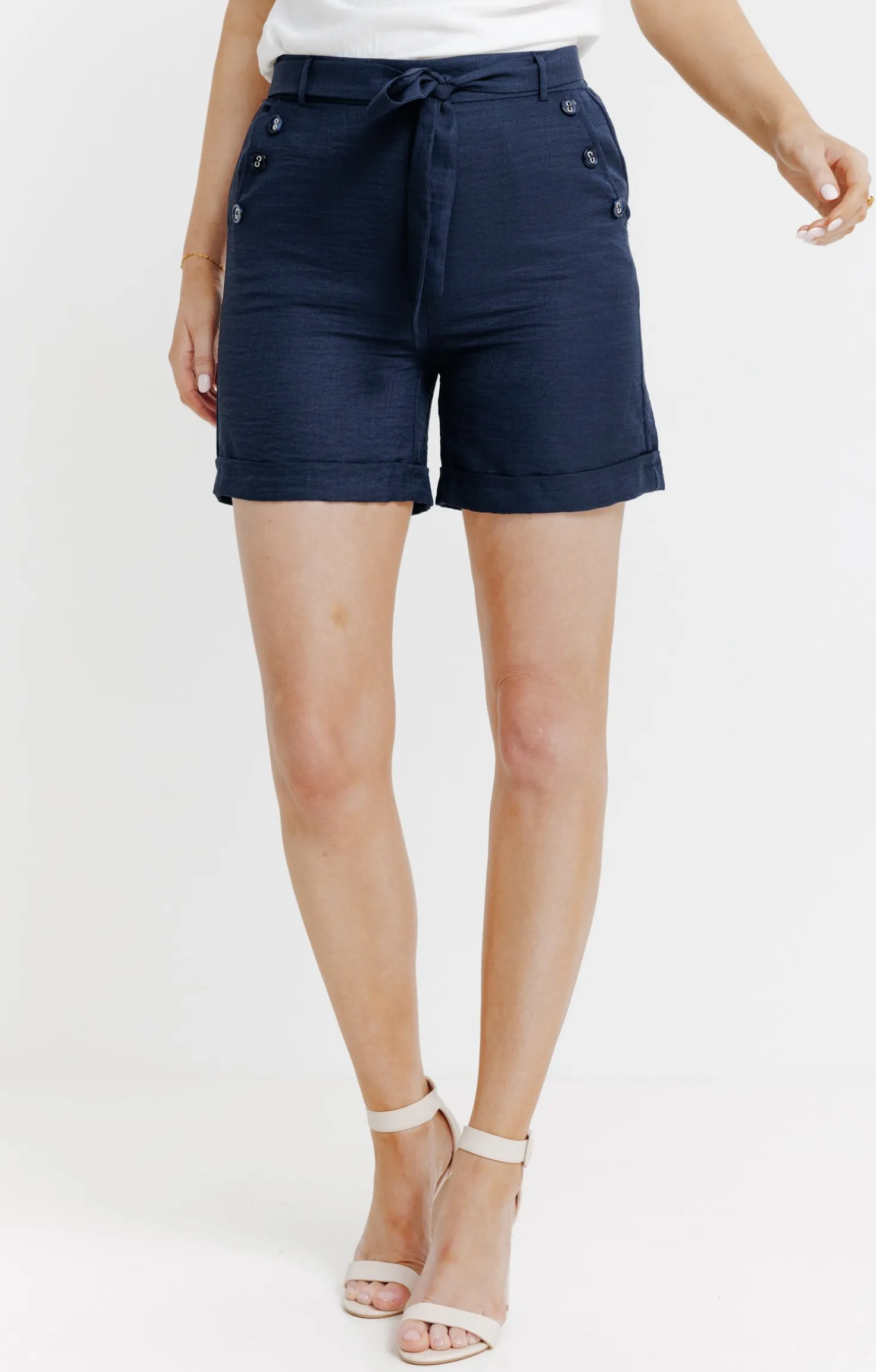 Short à revers avec ceinture à nouer -
