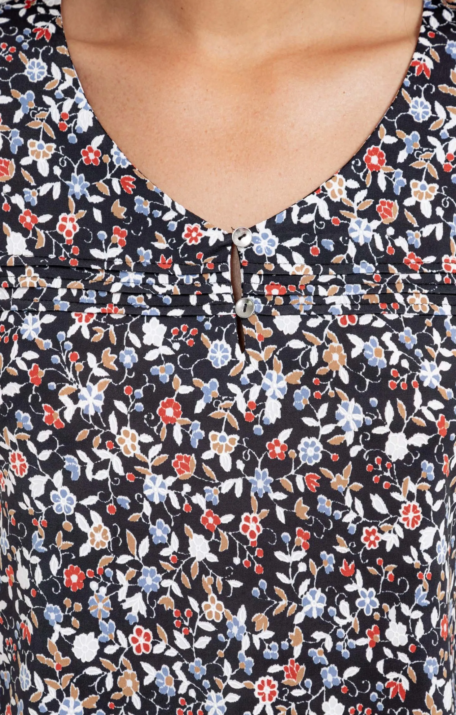 TEE-SHIRT COL ROND AVEC PLI IMPRIME -