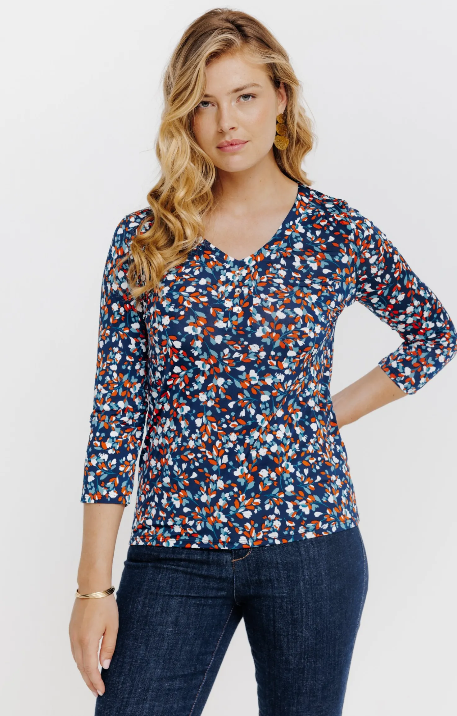 T-SHIRT COL V IMPRIME FLEURI -