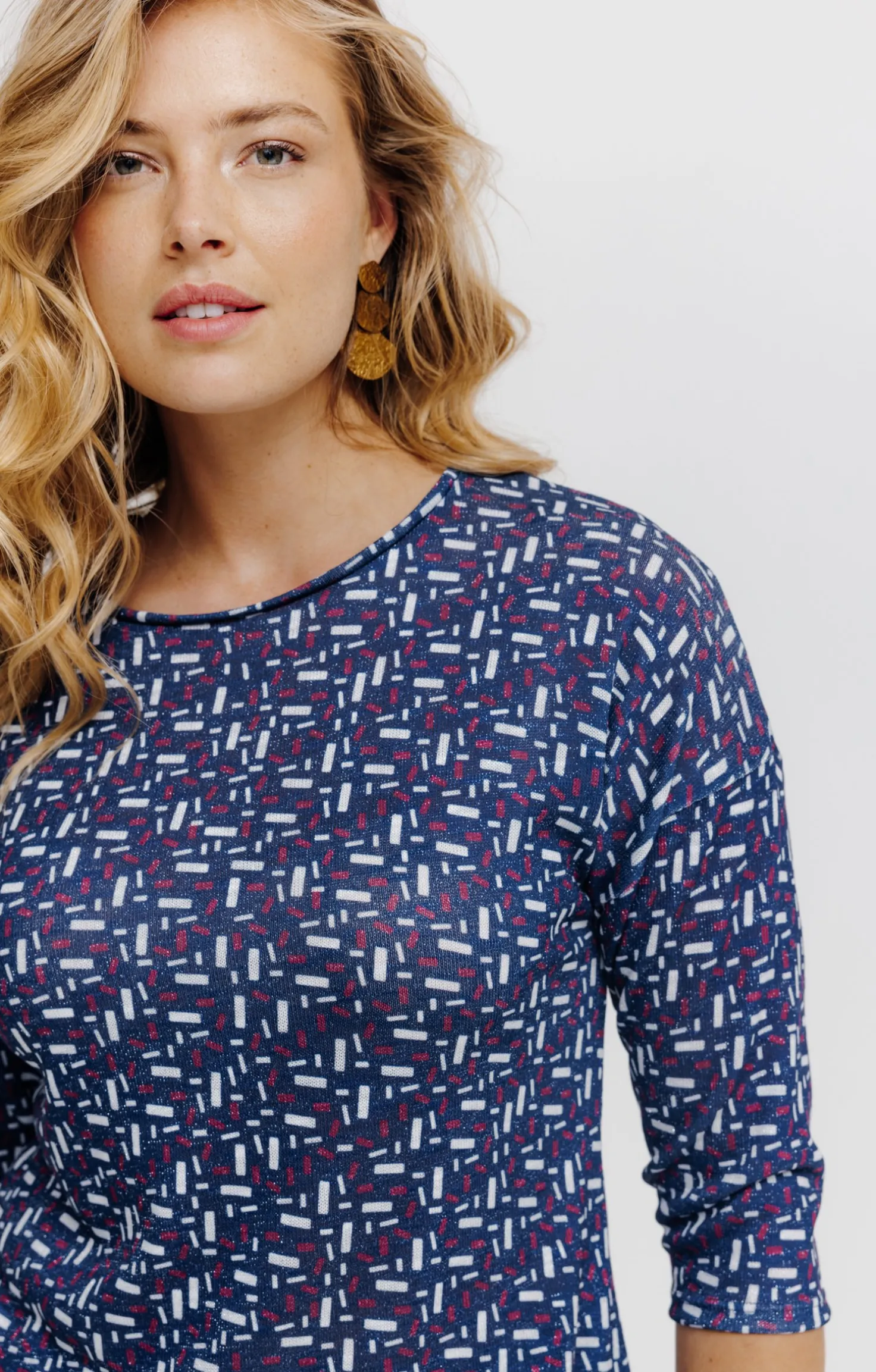 T-SHIRT MAILLE BRILLANTE IMPRIME GEO -